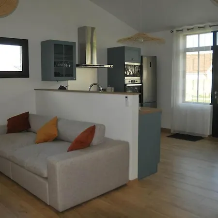 Prázdninový dům Charmante Maison Pres De La Gare 2 *